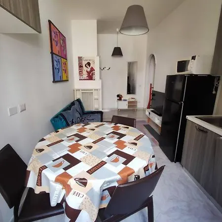 Interno 14 - Re Di