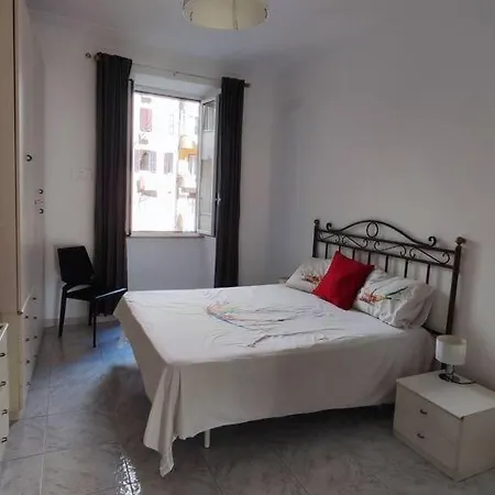 Interno 14 - Re Di شقة *