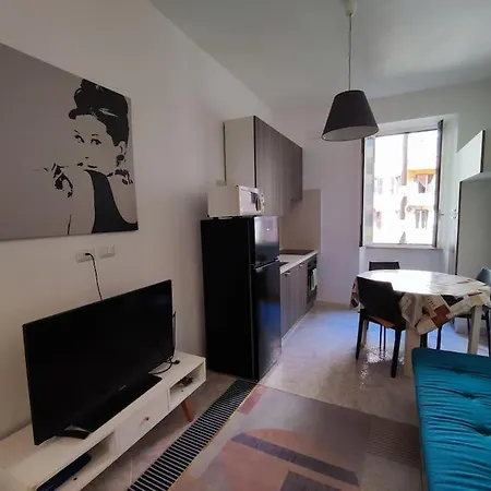 Interno 14 - Re Di روما